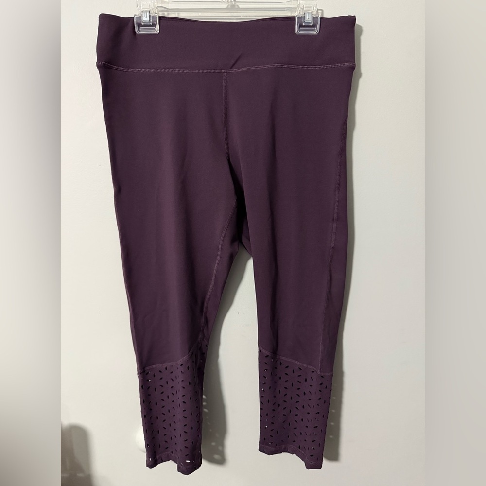 GAIAM Purple Athletic Capri Leggings